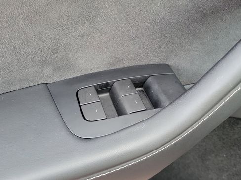 Used 2023 Tesla Model Y Long Range image 28