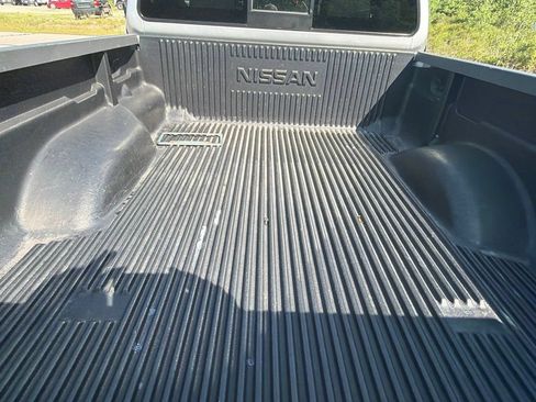 Used 2019 Nissan Frontier SV AWD/4WD image 5