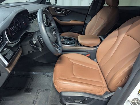 Used 2024 Audi Q8 Premium Plus image 11