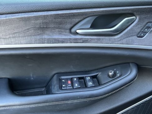 Used 2022 Jeep Grand Cherokee L Limited w/ Luxury Tech Group II AWD/4WD image 14