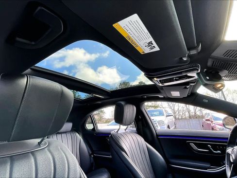 Used 2023 Mercedes-Benz S 500 4MATIC w/ AMG Line image 13