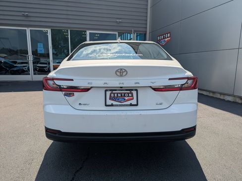 Used 2025 Toyota Camry LE FWD image 4