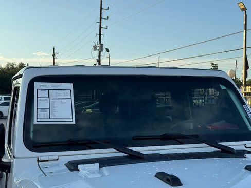 Used 2021 Jeep Wrangler Sport AWD/4WD image 12