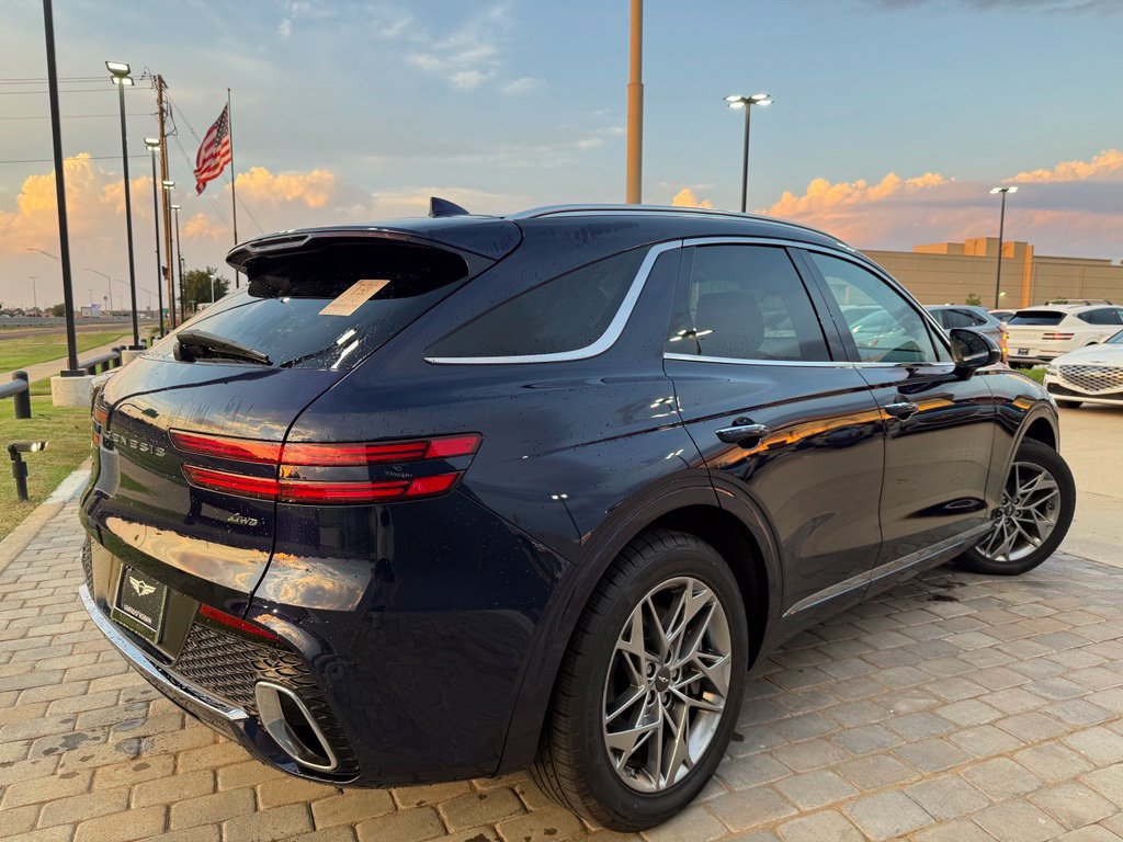 Used 2025 Genesis GV70 2.5T AWD/4WD image 5