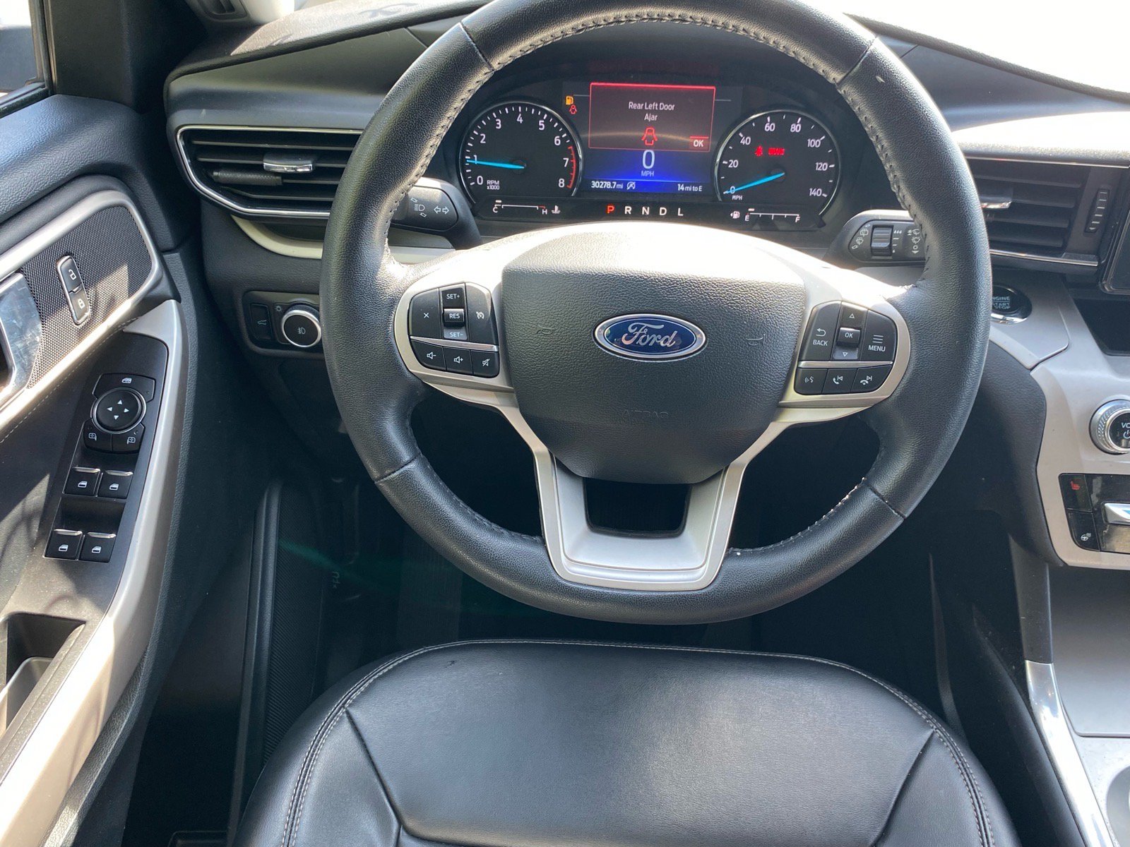 Used 2024 Ford Explorer XLT w/ Equipment Group 202A AWD/4WD image 5