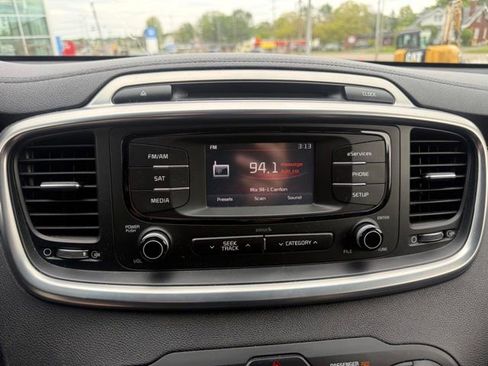 Used 2016 Kia Sorento EX AWD/4WD image 12