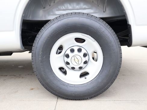 New 2026 Chevrolet Express 2500 RWD image 30