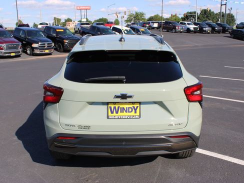 Used 2025 Chevrolet Trax ACTIV w/ Driver Confidence Package FWD image 7