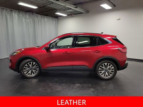 Used 2020 Ford Escape Titanium image 5