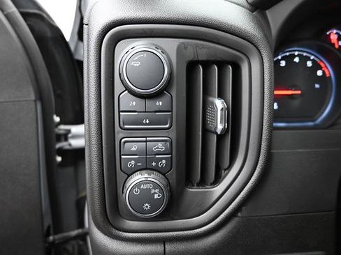 Used 2025 Chevrolet Silverado 2500 Custom w/ Custom Value Package image 8