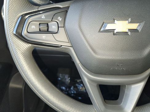 Used 2025 Chevrolet Trax LT image 23