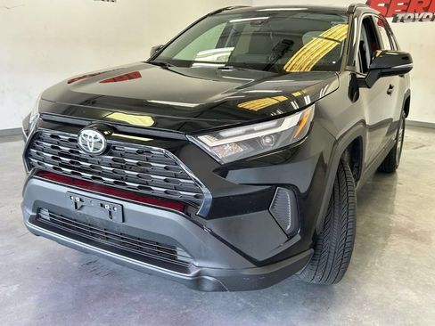 Used 2025 Toyota RAV4 XLE AWD/4WD image 7