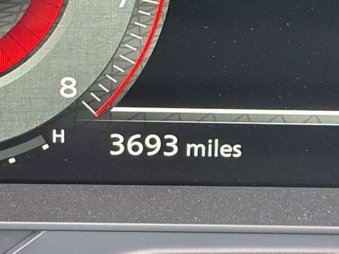 Used 2025 Nissan Pathfinder Platinum w/ Cargo Package image 25