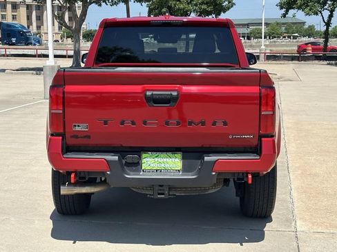 Used 2025 Toyota Tacoma TRD Sport AWD/4WD image 4