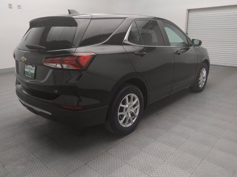 Used 2022 Chevrolet Equinox LT w/ Driver Convenience Package image 9