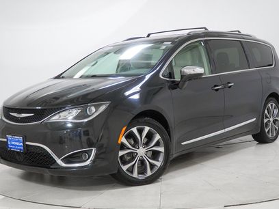 Used 2017 Chrysler Pacifica Limited w/ UConnect Theater Package
