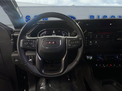 Used 2024 GMC Sierra 2500 AT4 image 14