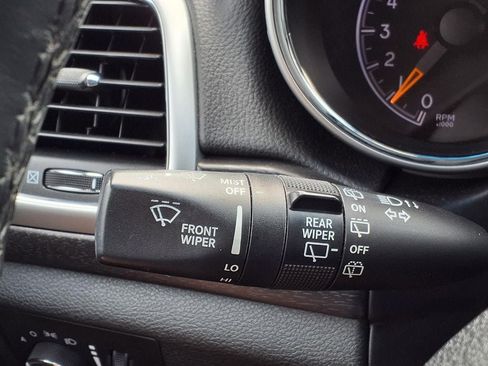 Used 2015 Jeep Grand Cherokee Altitude RWD image 23