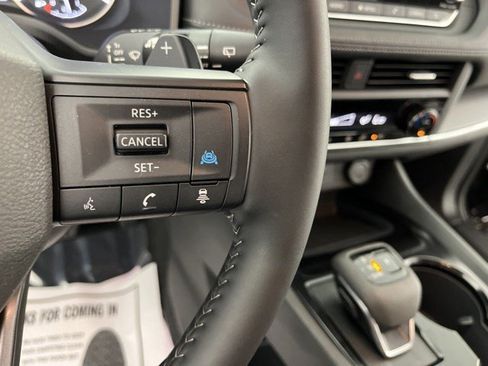 Used 2026 Nissan Rogue SV FWD image 16