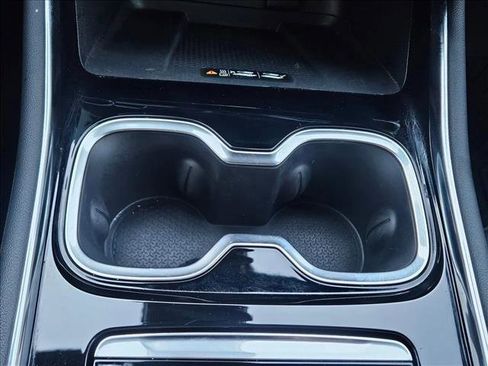 Used 2024 Chevrolet Traverse Z71 image 12