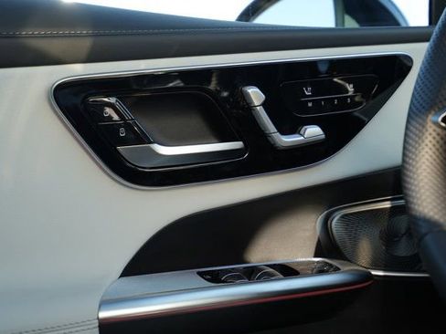 Used 2026 Mercedes-Benz GLC 300 4MATIC image 40