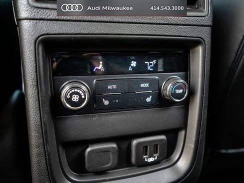 Used 2020 Buick Envision Essence FWD image 38