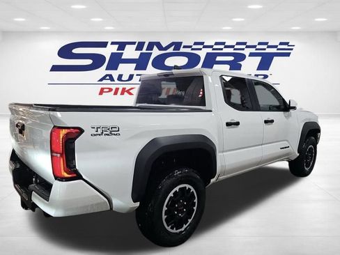 Used 2025 Toyota Tacoma TRD Off-Road image 6