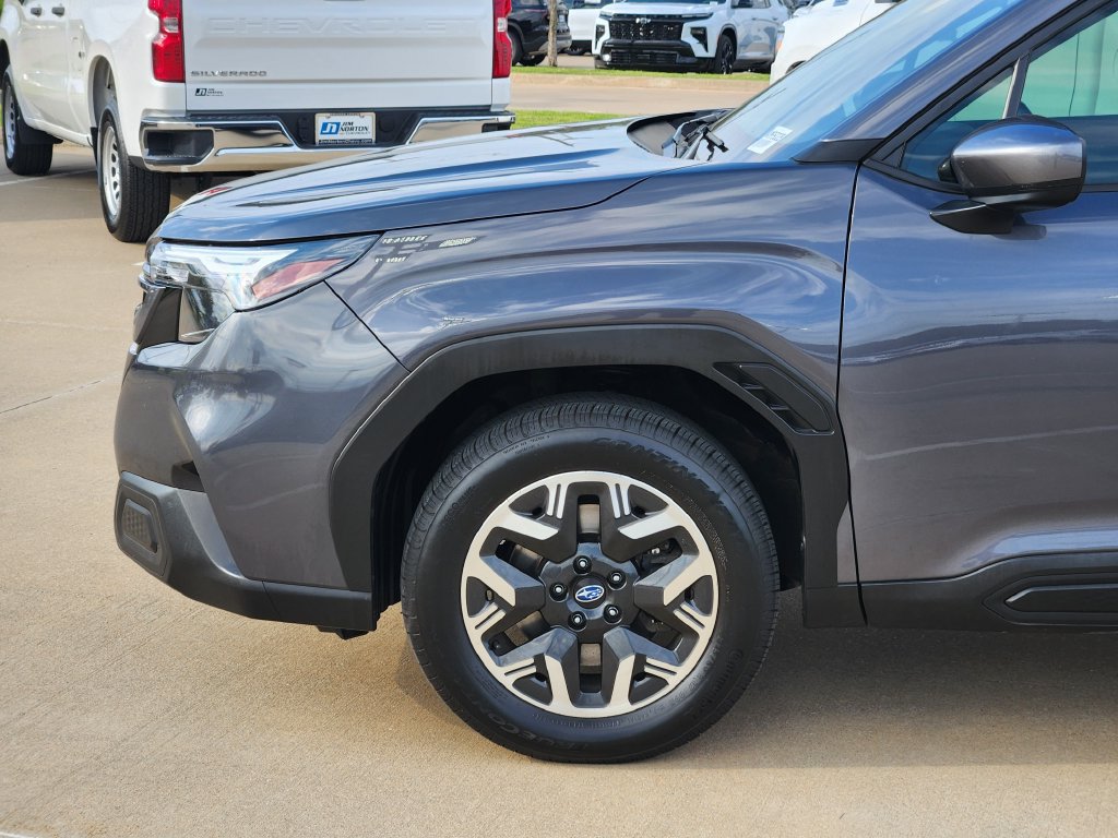Used 2025 Subaru Forester Premium AWD/4WD image 8
