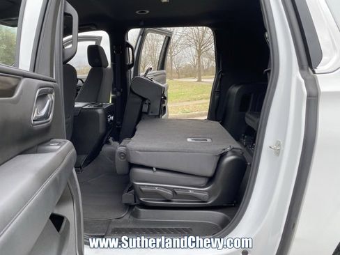 Used 2024 GMC Yukon XL SLE image 40