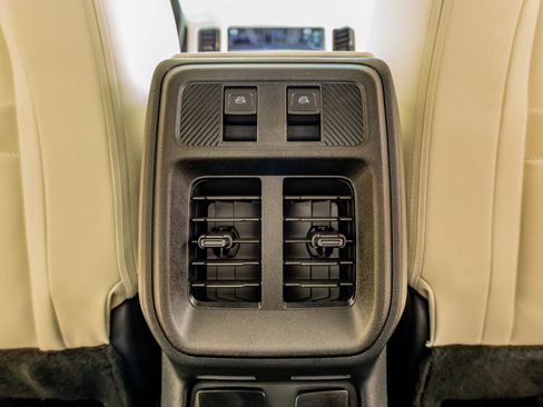 Used 2025 Ford Bronco Heritage Edition image 32