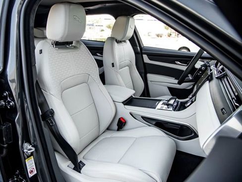 New 2025 Jaguar F-PACE R-Dynamic S image 25