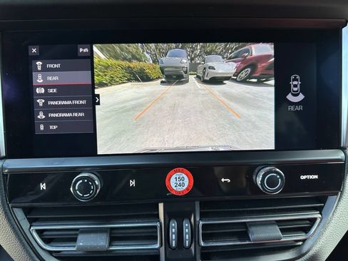 Certified 2024 Porsche Macan AWD/4WD image 37