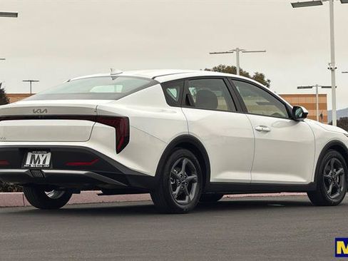 Used 2025 Kia K4 FWD image 4