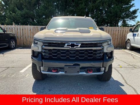 Used 2023 Chevrolet Silverado 1500 ZR2 w/ Technology Package AWD/4WD image 2