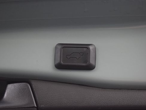 Used 2023 Toyota RAV4 XLE w/ Convenience Package AWD/4WD image 12