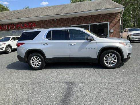 Used 2019 Chevrolet Traverse LS AWD/4WD image 4