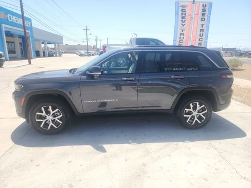 Used 2024 Jeep Grand Cherokee Limited image 7