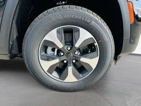 New 2024 Jeep Grand Cherokee Limited 4xe w/ Luxury Tech Group II image 40