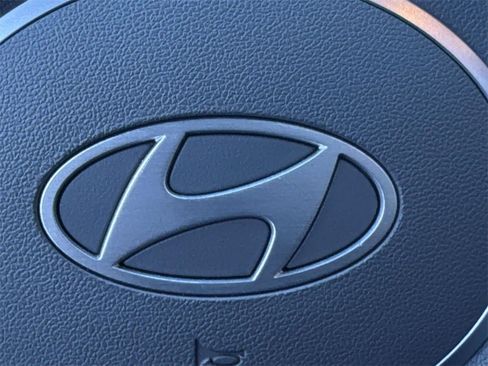 Used 2025 Hyundai Elantra SEL image 34