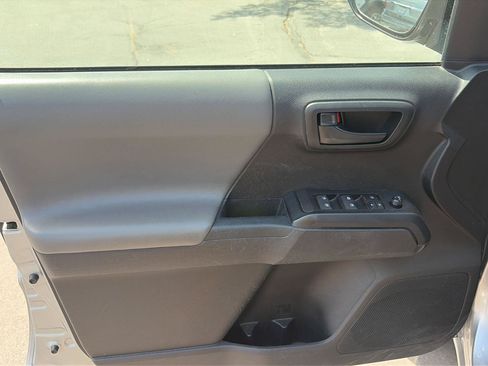 Used 2021 Toyota Tacoma SR RWD image 15