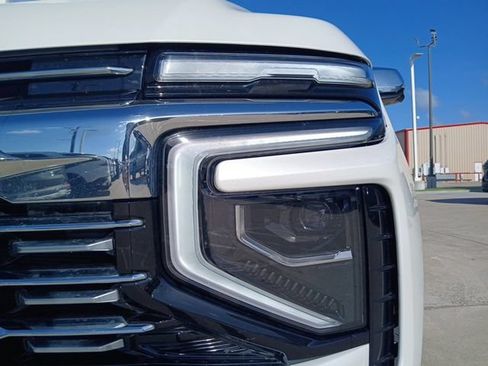 Used 2025 Chevrolet Tahoe Premier RWD image 4
