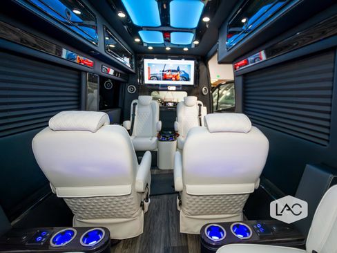 Used 2024 Mercedes-Benz Sprinter 3500 image 12