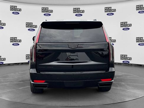Used 2023 Cadillac Escalade Sport w/ LPO, ONYX Package AWD/4WD image 4