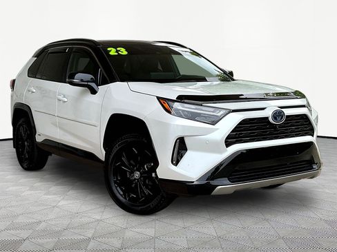 Used 2023 Toyota RAV4 XSE AWD/4WD image 3