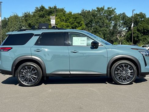 New 2026 Nissan Pathfinder SL AWD/4WD image 3