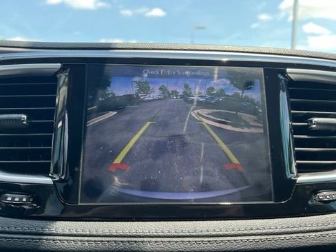 Used 2018 Chrysler Pacifica Limited FWD image 21