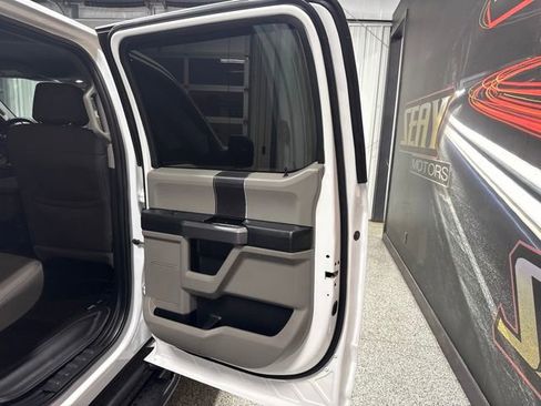 Used 2016 Ford F150 XLT AWD/4WD image 21