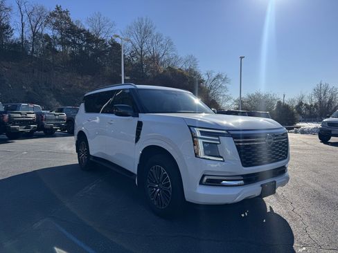 Used 2025 Nissan Armada SL w/ Captain's Chari Seat Package image 1