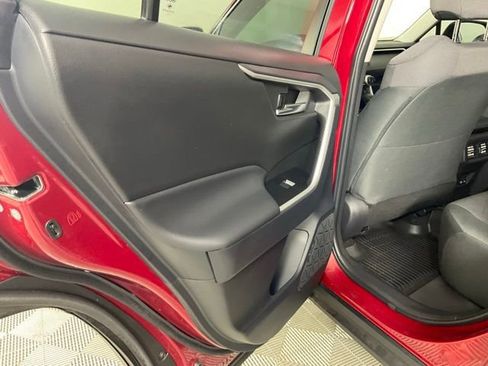 Used 2025 Toyota RAV4 XLE w/ Convenience Package FWD image 23