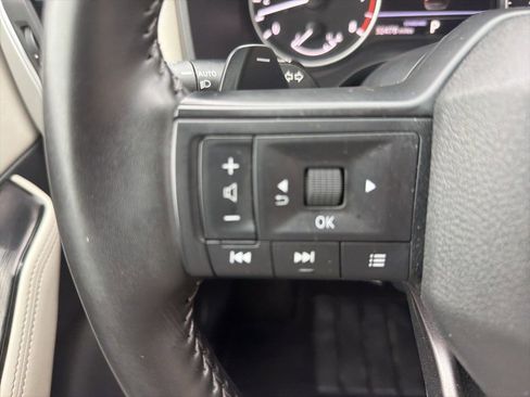 Used 2025 Nissan Rogue SV FWD image 22